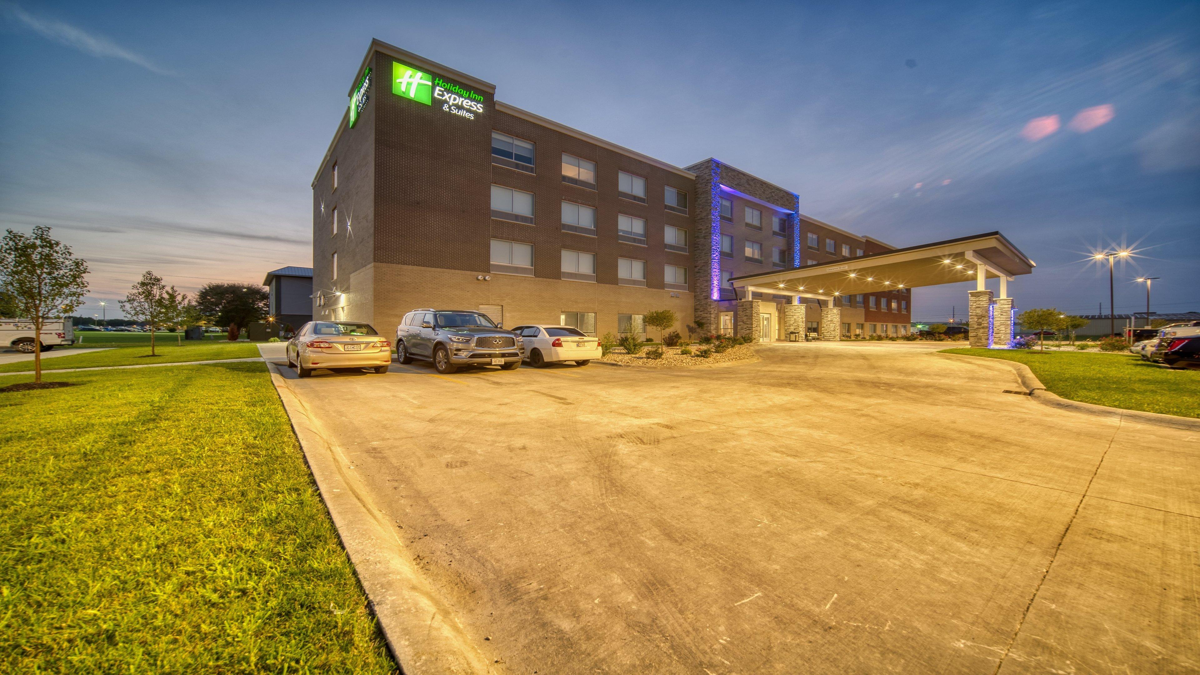 Holiday Inn Express & Suites - Kokomo South, An Ihg Hotel Exterior photo